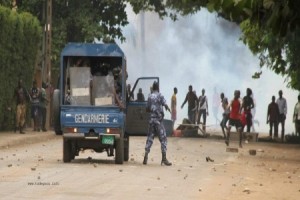 Article : R&eacute;pression des manifestations/ Les gaz lacrymog&egrave;nes sont toxiques pour la sant&eacute;